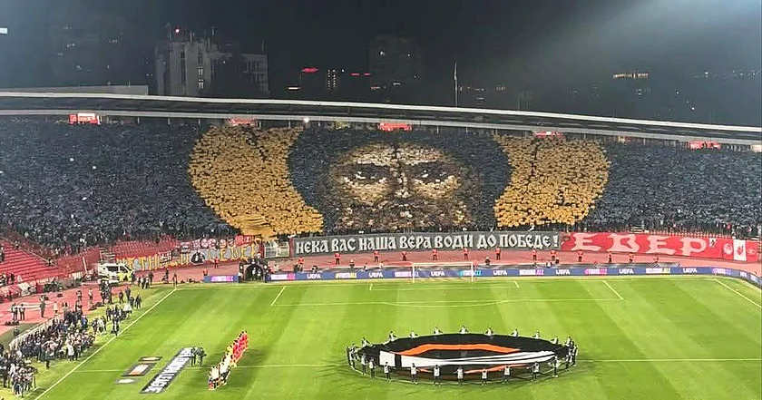Imaginea zilei: Iisus Hristos, „prezent” la Belgrad, la meciul Steaua Roșie Belgrad – Lille