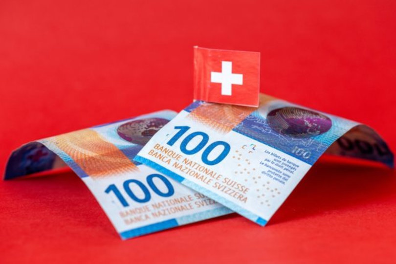 Elveția a decis printr-un referendum protejarea numerarului: 73% dintre alegători vor ca statul să garanteze plățile cash